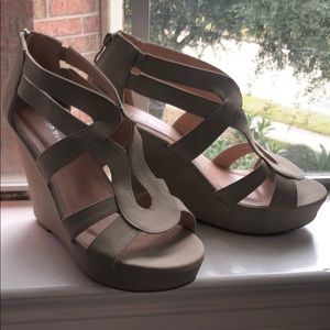 The perfect nude WEDGES!!!!!